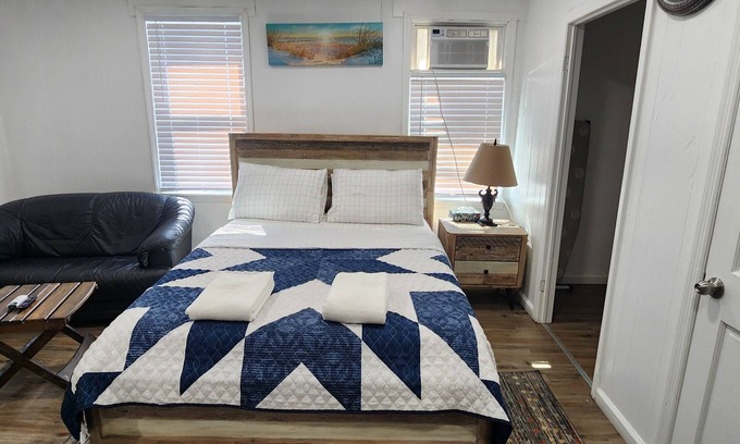 Stockade Historic District Apartamento | Charming 1-bedroom apartment in the peaceful area of downtown Schenectady