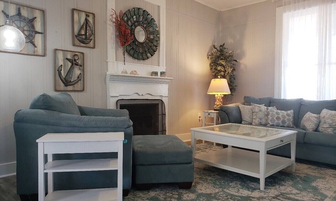 Shelbyville Casa | Charming 1 bedroom house in relaxing Shelbyville close to Toledo Bend Lake.