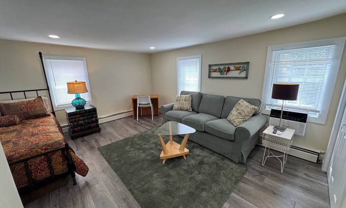 Westminster Apartamento | Charming 1-Bedroom Loft in Welcoming Westminster with AC - 3rd Floor