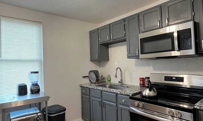St. Louis Casa | Charming 1-bedroom with WiFi, AC in awesome St. Louis