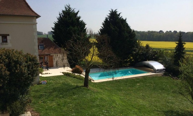 Abilly Cabaña | Casa histórica con piscina privada en el corazón de Touraine