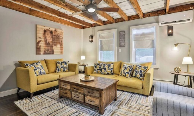 Salem Casa | Charming 1825 Farmhouse Near Boston & Canobie Lake