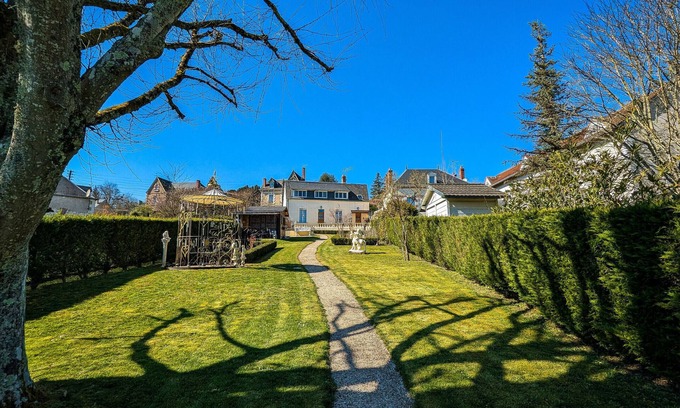 Valencay Cama Y Desayuno | Encantadora casa de huéspedes cerca de los Castillos del Loira y el Zoo de Beauval