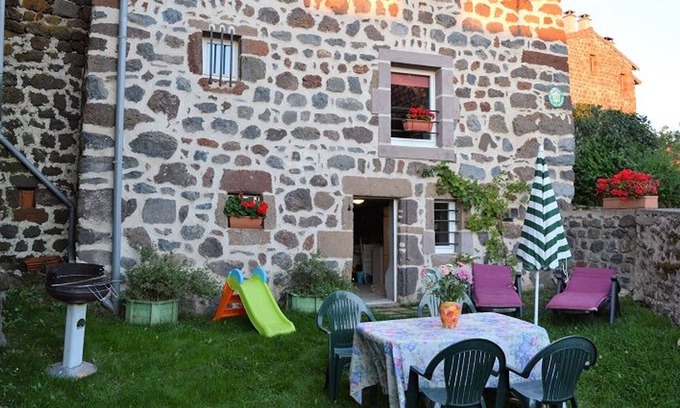 Vergezac Cabaña | Casa rural encantadora cerca de Puy-en-Velay, perfecta para familias