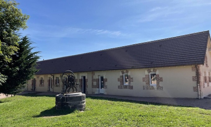 Thiel-sur-Acolin Cabaña | Gîte rural confortable avec terrasse, jardin et climatisation près du parc Le Pal
