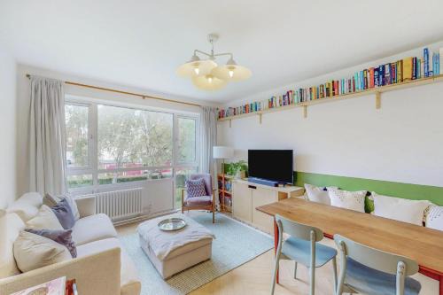 Chelsea Riverside Apartamento | Charming 1BR Flat Steps from King's Road in Chelsea
