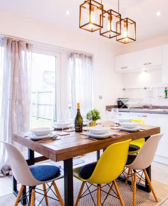 Eccles Casa | Charming 1BR House in Eccles with Free Parking