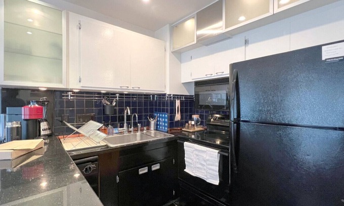 Wilshire Montana Apartamento | Charming 1BR in Prime Santa Monica – Walk to Beach