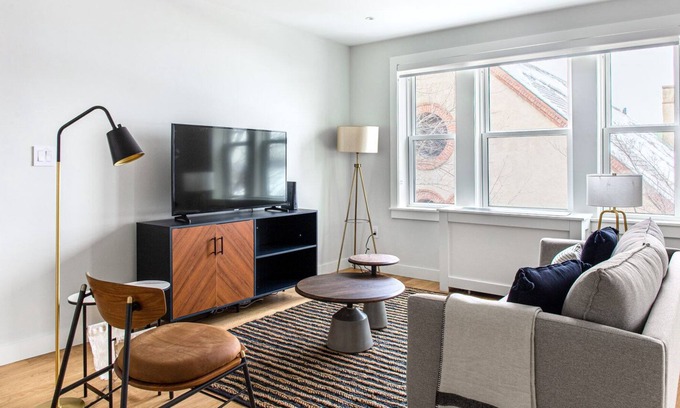 Winter Hill Apartamento | Charming 1BR, Minutes from Union Square, Porter Square, and Davis Square