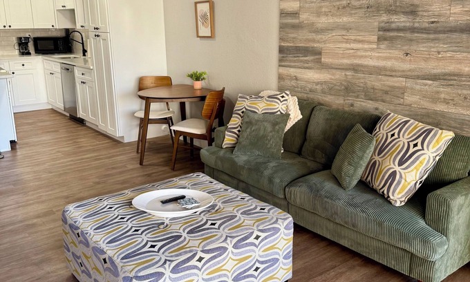 Hale Condominio | Charming 1BR Retreat in Denver