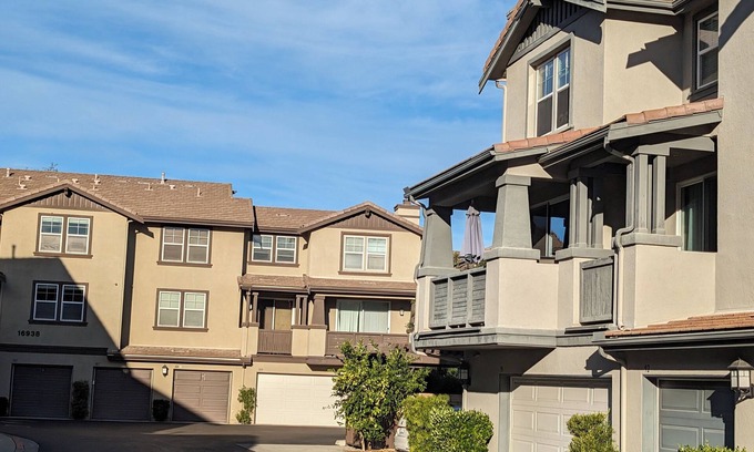 San Diego Condominio | Charming 2 Bed/2.5 Bath Furnished Townhome in brilliant 4S Ranch San Diego CA
