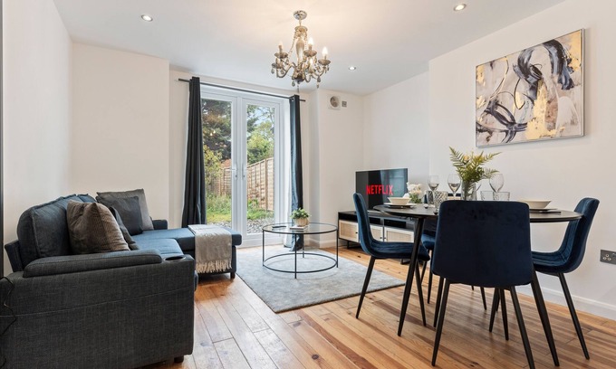 St. Leonard's Apartamento | Charming 2-Bed Flat with Garden in London