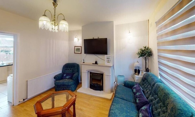 Northfield Casa | Charming 2 bed home near station in Northfield Birmingham