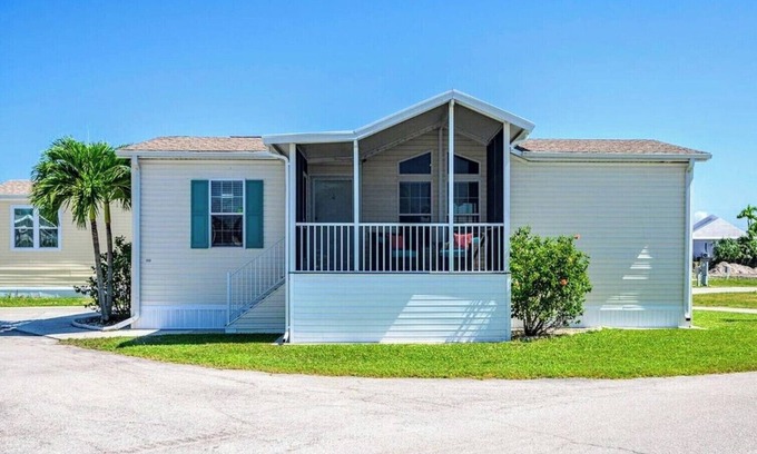 Fort Myers Beach Casa | Charming 2-bedroom 2-bath house in beautiful Fort Myers Beach!