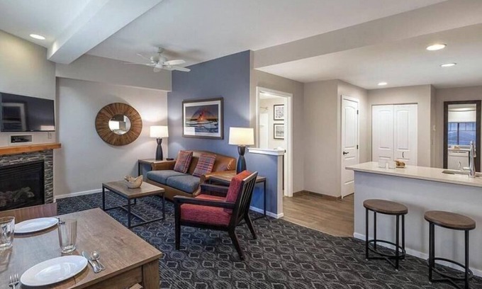 West Yellowstone Hotel | Charming 2-bedroom hotel in fabulous West Yellowstone with WiFi, AC