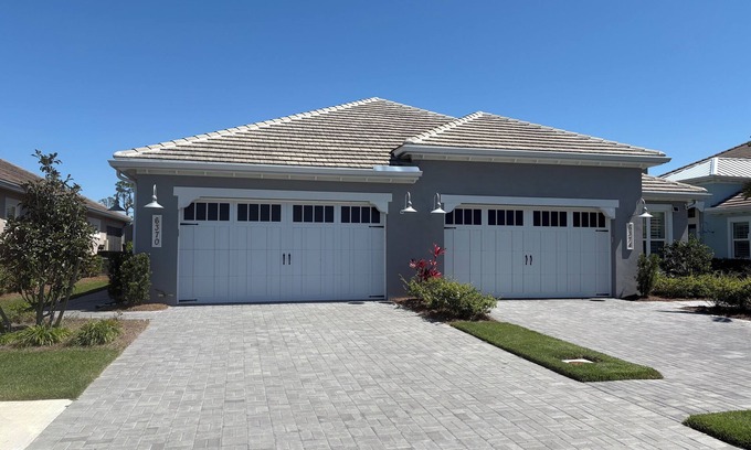 Naples Villa | Charming 2 Bed Villa with a Den in Gated Naples Community-Enjoy Pool, Pickleball