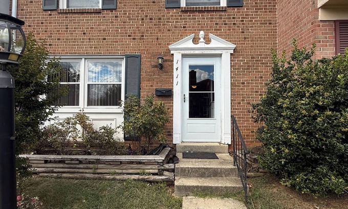 Fort Washington Casa | Charming 2-bedroom townhome in cool Fort Washington recently remodeled,