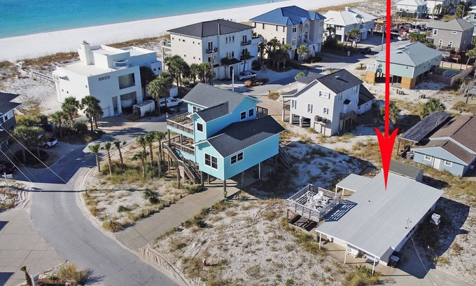 Villa Primera Casa | Charming 2 Bedroom Beach Cottage w/ Amazing Gulf Views!