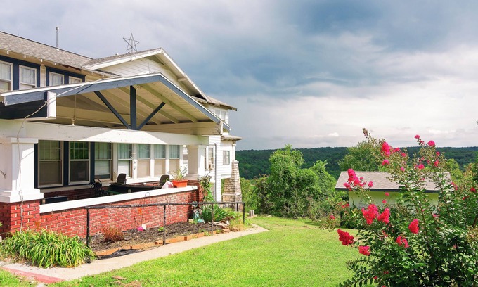 Sulphur Springs Cama Y Desayuno | Charming 2-bedroom B&B with WiFi, AC in serene Sulphur Springs