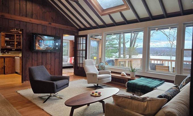 Highland Lakes Cabina | Charming 2-bedroom cabin with a stunning view