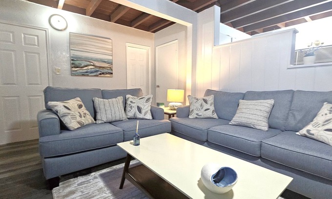 Riviera Beach Apartamento | Charming 2-bedroom apt with WiFi, AC in West Palm Beach Next to the Marina/Beach