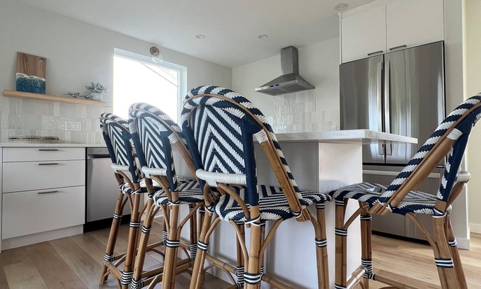 Campbell River Casa | Charming 2-bedroom house in gorgeous Campbell River with WiFi, AC