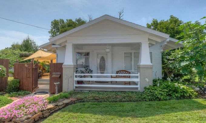 Baxter Springs Casa | Charming 2 bedroom house in peaceful Baxter Springs