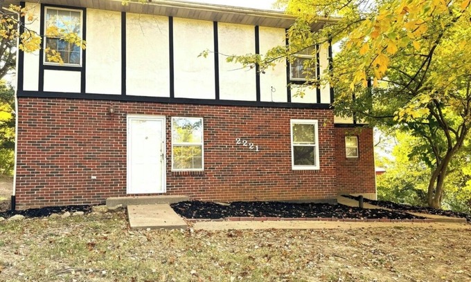 Jefferson City Apartamento | Charming 2-bedroom apartment in wonderful Jefferson City with WiFi, AC
