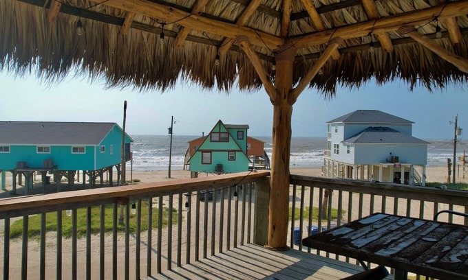 Surfside Beach Casa | Charming 2 Bedroom a block from the Ocean Beach