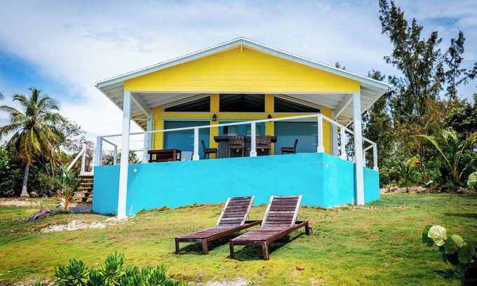 Spanish Wells Casa | Charming 2-bedroom house with AC, WiFi in delightful Russell Island