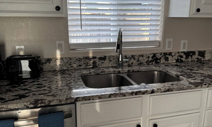 Dupont Casa | Charming 2-bedroom house in lovely Commerce City