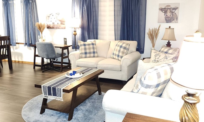 Niagara Falls Condominio | Charming 2-bedroom condo with WiFi, AC in phenomenal Niagara Falls