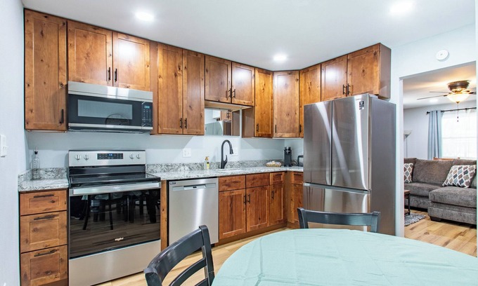 North Liberty Casa | Charming 2-bedroom house freshly renovated in beautiful North Liberty