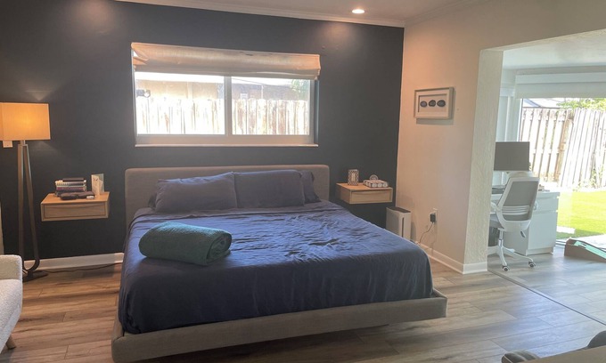 Garden Isles Casa | Charming 2-bedroom house, 2 miles from the Pier in Pompano Beach