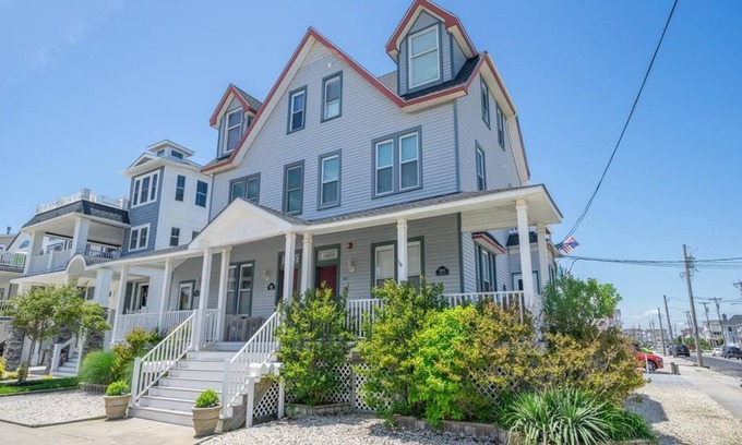 Sea Isle City Casa | Charming 2 Bedroom, 2 Blocks to Beach & Promanade