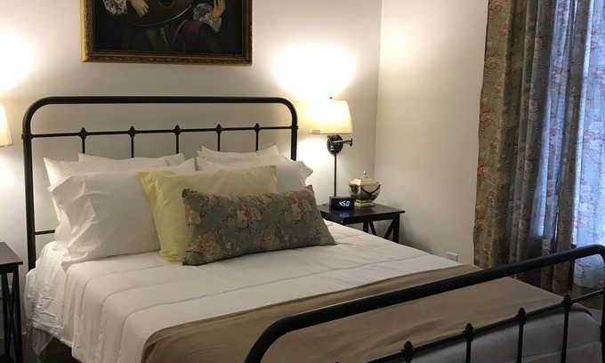 Canton Apartamento | Charming 2 Bedroom, 1 Bath Rose Tree Apt. close to SLU Canton, NY