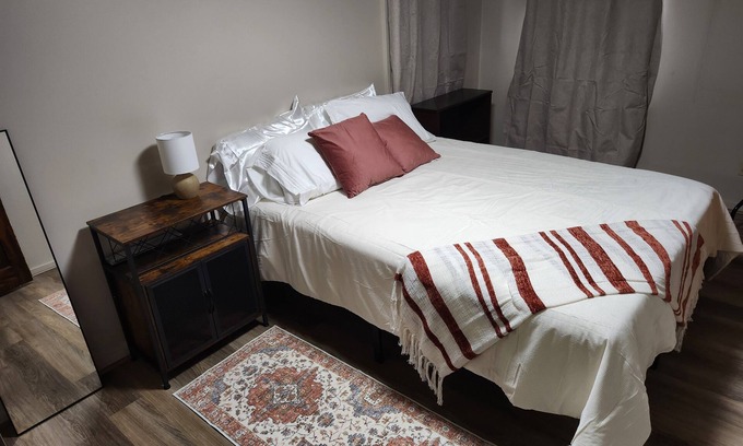 Hennessey Casa | Charming 2-bedroom, 1 bath house. Patio/Covered Parking. Extra space for parking