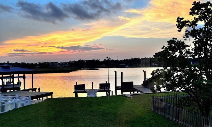 Gulfport Casa | Charming 2 bedroom 2 bath waterfront property located minutes from the beach.