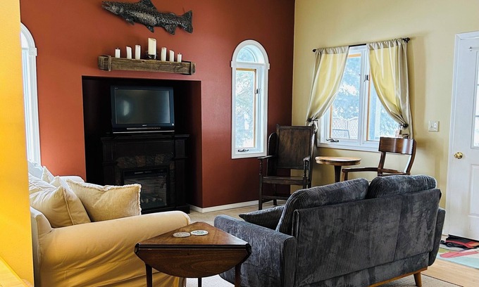 Game Creek Casa | Charming 2 Bedroom 2 Bath Guest House in Jackson Hole