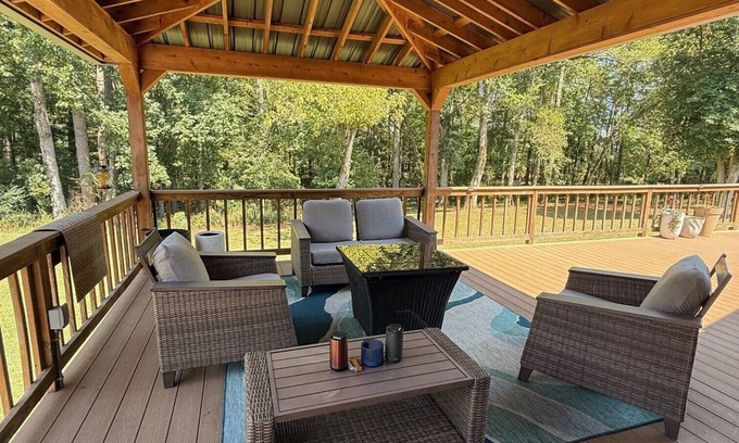 Delta Casa | Charming 2-bedroom, 2 bath home near hunting and outdoor adventure.