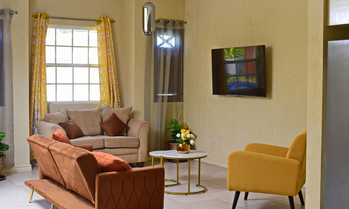 Bayville Apartamento | Charming 2-bedroom, 2 bathroom apt with A/C and Wifi in Bridgetown near beach.