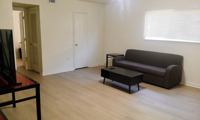 Kabrich Crescent Apartamento | Charming 2-bedroom Apartment in Blacksburg