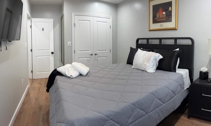 Trinidad Apartamento | Charming 2-bedroom apartment in enchanting Washington with WiFi, AC
