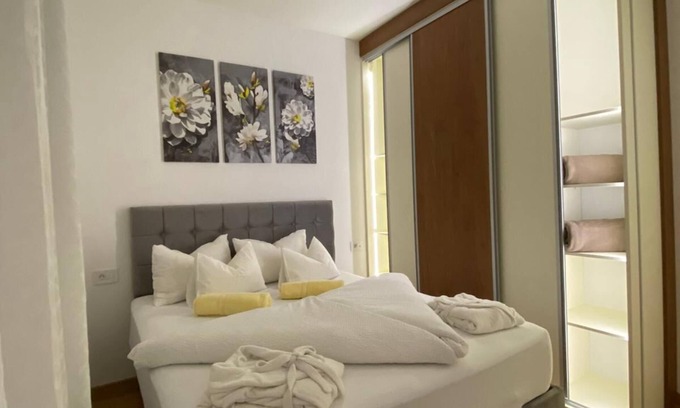 Banja Luka Apartamento | Charming 2-bedroom apartment with AC, WiFi in cool Banjaluka