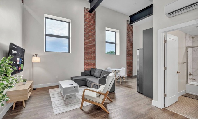 Cleveland Apartamento | Charming 2-bedroom apartment in brilliant Cleveland with AC, WiFi