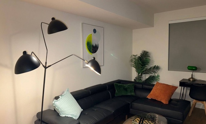 Downtown Apartamento | Charming 2-Bedroom Apartment in Glendale