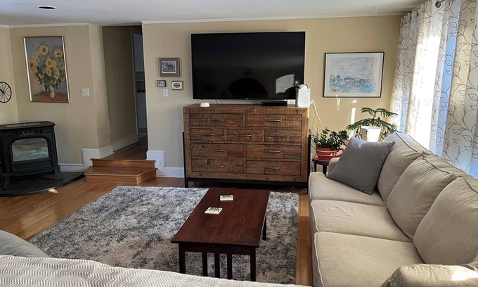 Houlton Apartamento | Charming 2-bedroom apartment with very fast WiFi, AC, full deck and bbq grill