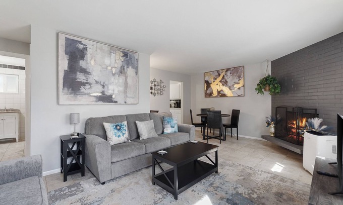 South Westside Apartamento | Charming 2-bedroom apartment with WiFi, AC in Olympia