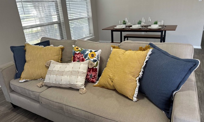 Sherman Apartamento | Charming 2-bedroom apartment in brilliant Sherman with WiFi, AC