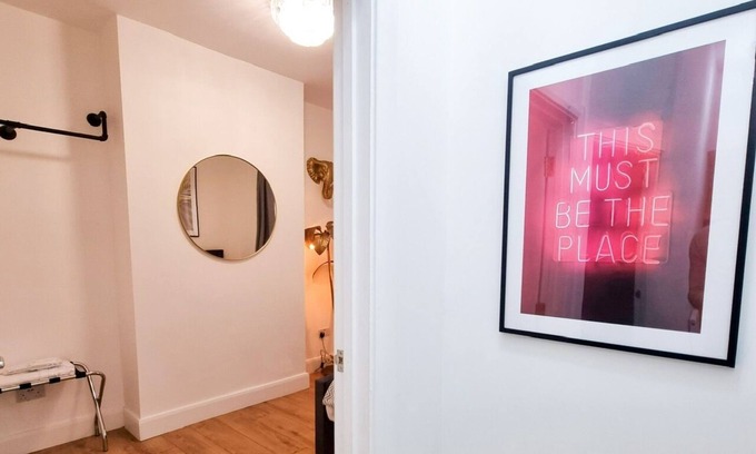 Southwark Apartamento | Charming 2-bedroom apartment with WiFi in delightful picturesque London suburb.
